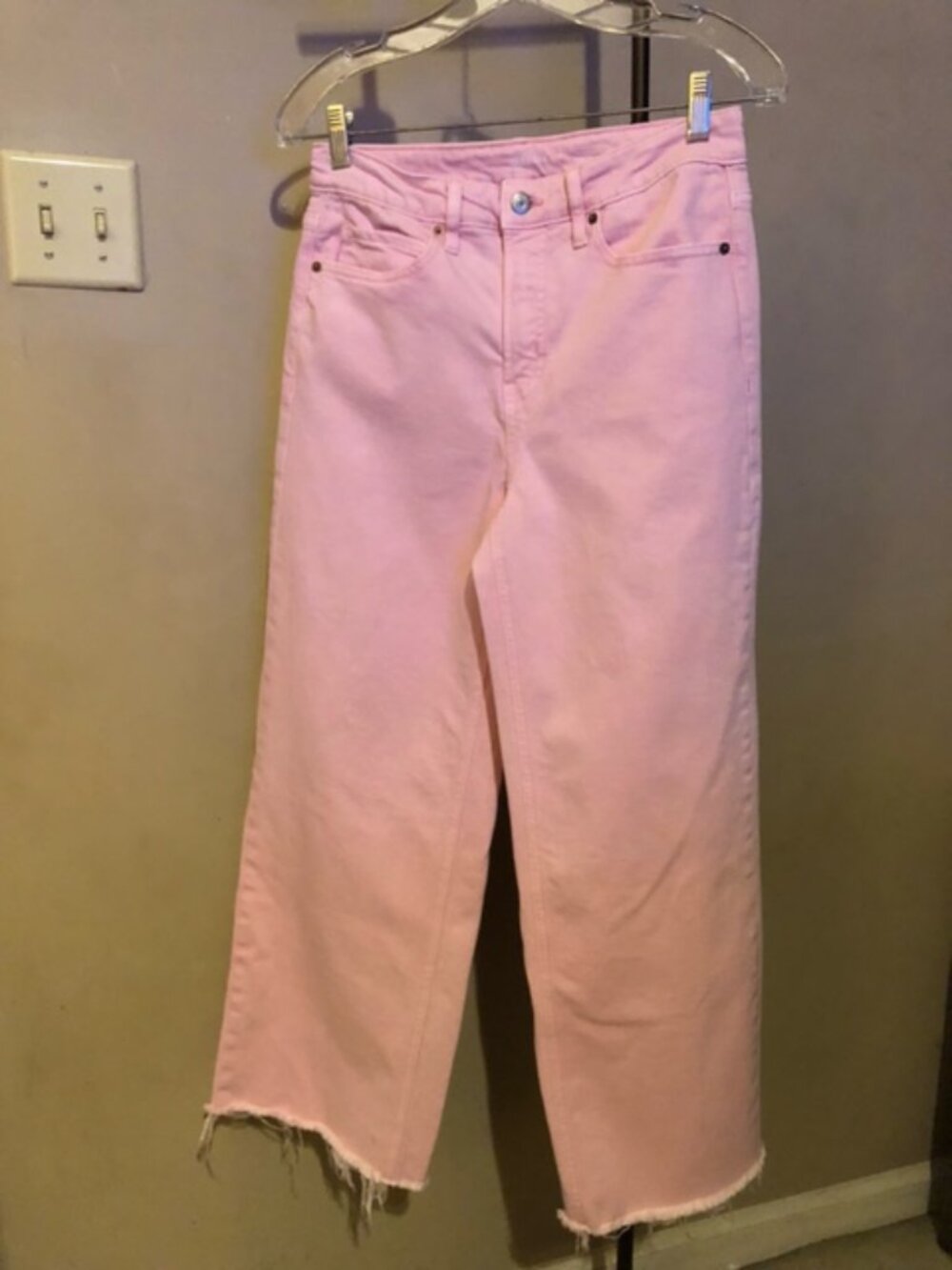 Size 4 Light Pink Sky-Hi Wide Leg Old Navy Jeans